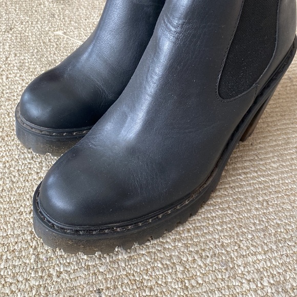 Dr. Martens Chelsea Boot - Picture 4 of 6